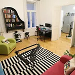 Cosy Loft Flat Next To The Margaret Island